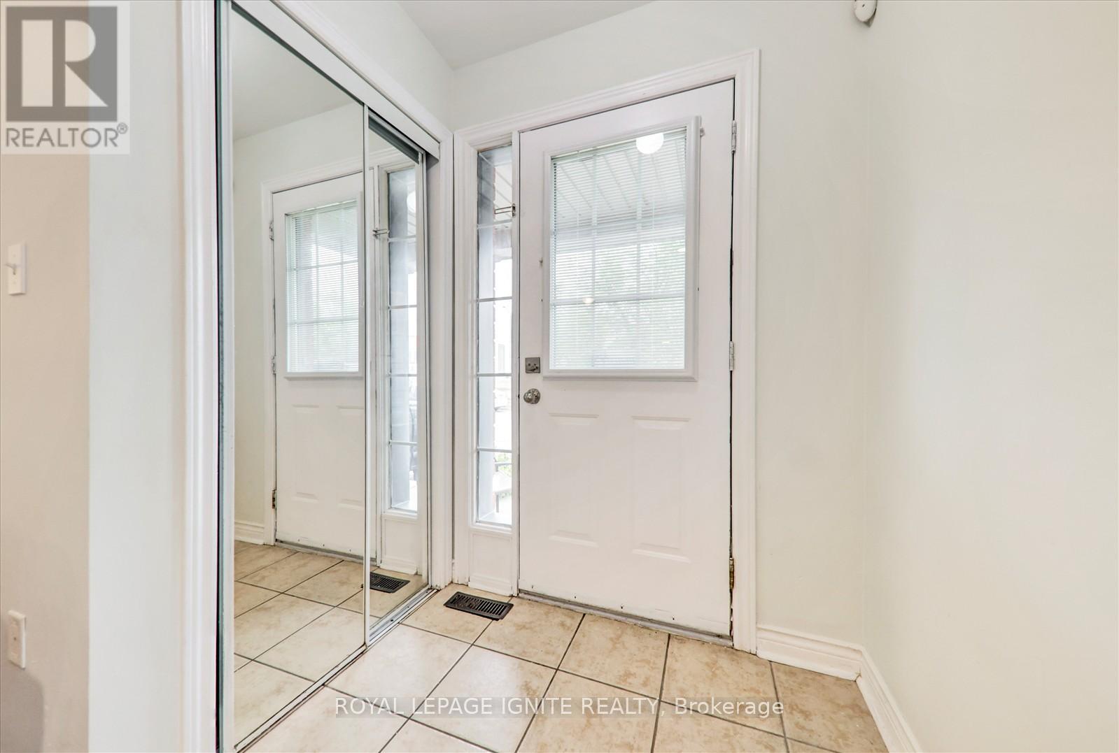 Property at 121 FLYCATCHER AVENUE image 4