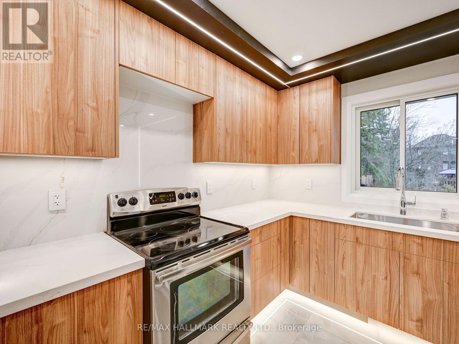 1046 Lebanon Drive, Innisfil, Ontario  L9S 2B7 - Photo 11 - N12320612
