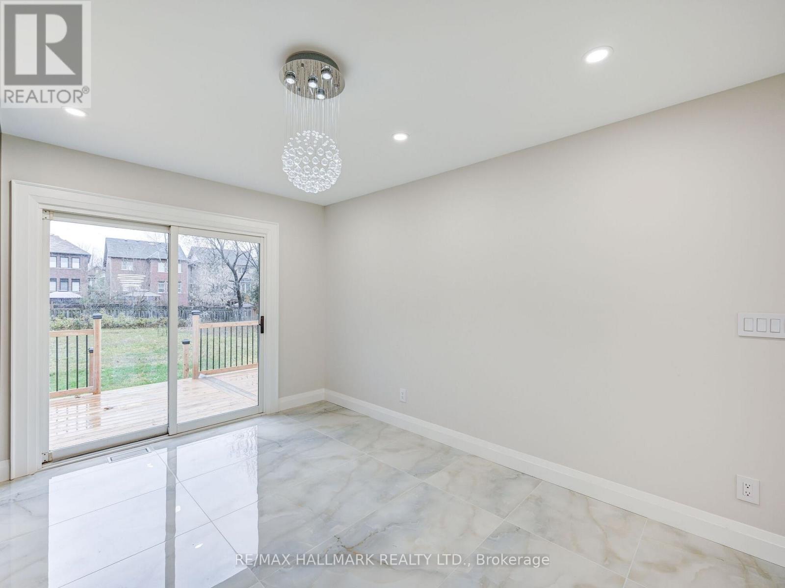 1046 Lebanon Drive, Innisfil, Ontario  L9S 2B7 - Photo 15 - N12320612