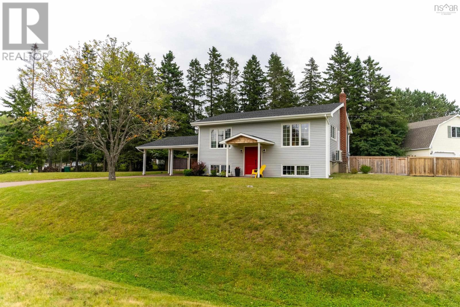 Property at 26 Tamarack Drive image 2