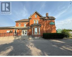 906 BRANT STREET, Burlington, Ontario