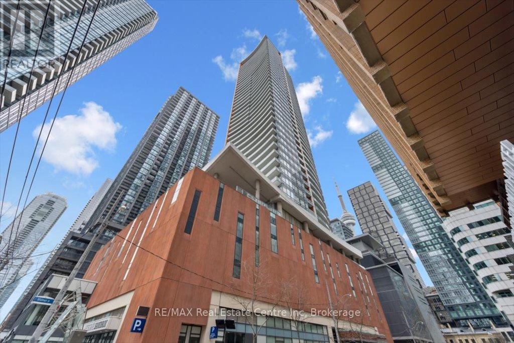 4005 - 21 Widmer Street, Toronto, Ontario  M5V 0B8 - Photo 2 - C12320759