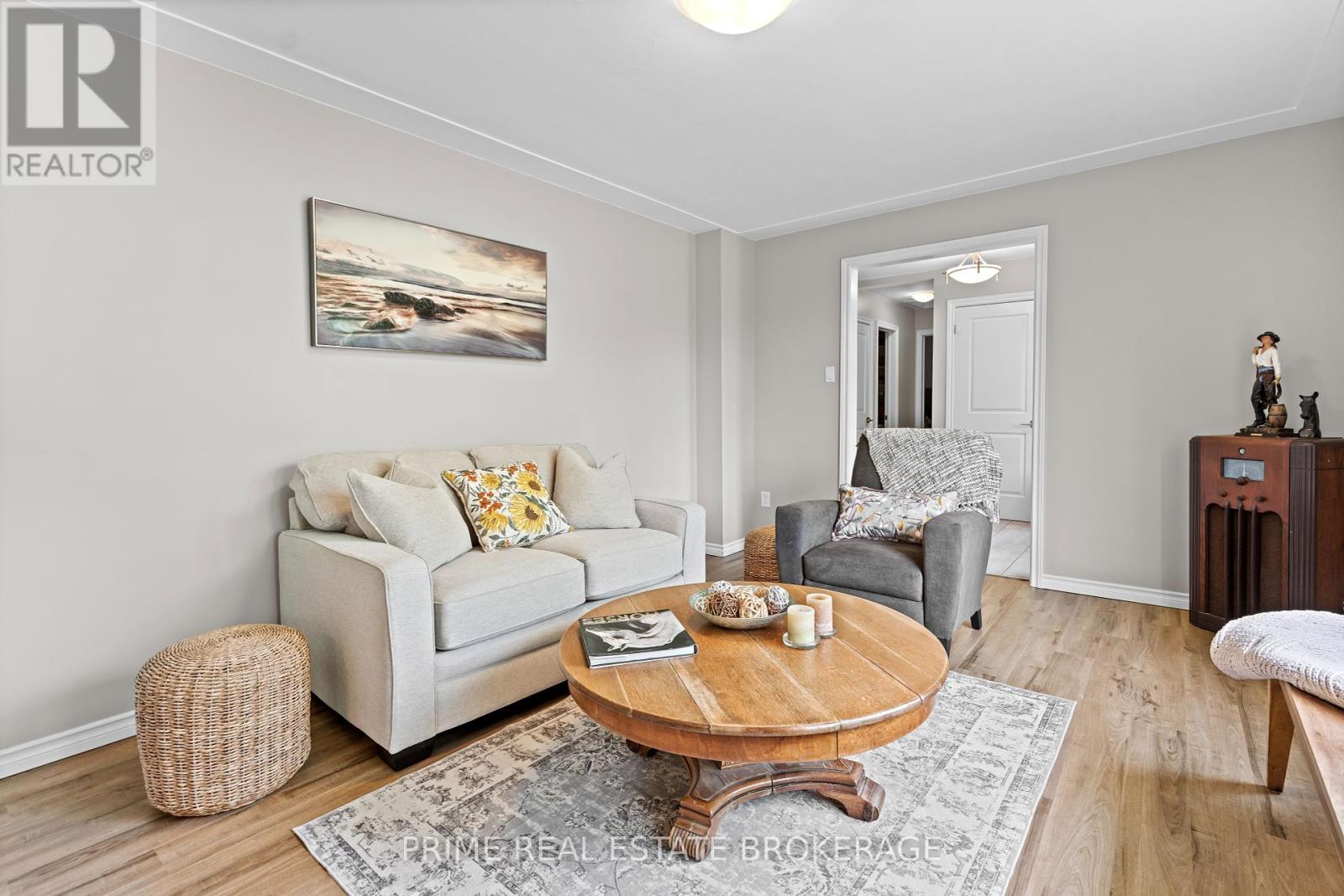 3304 Cromarty Drive, Thames Centre, Ontario  N0L 2B0 - Photo 8 - X12320686