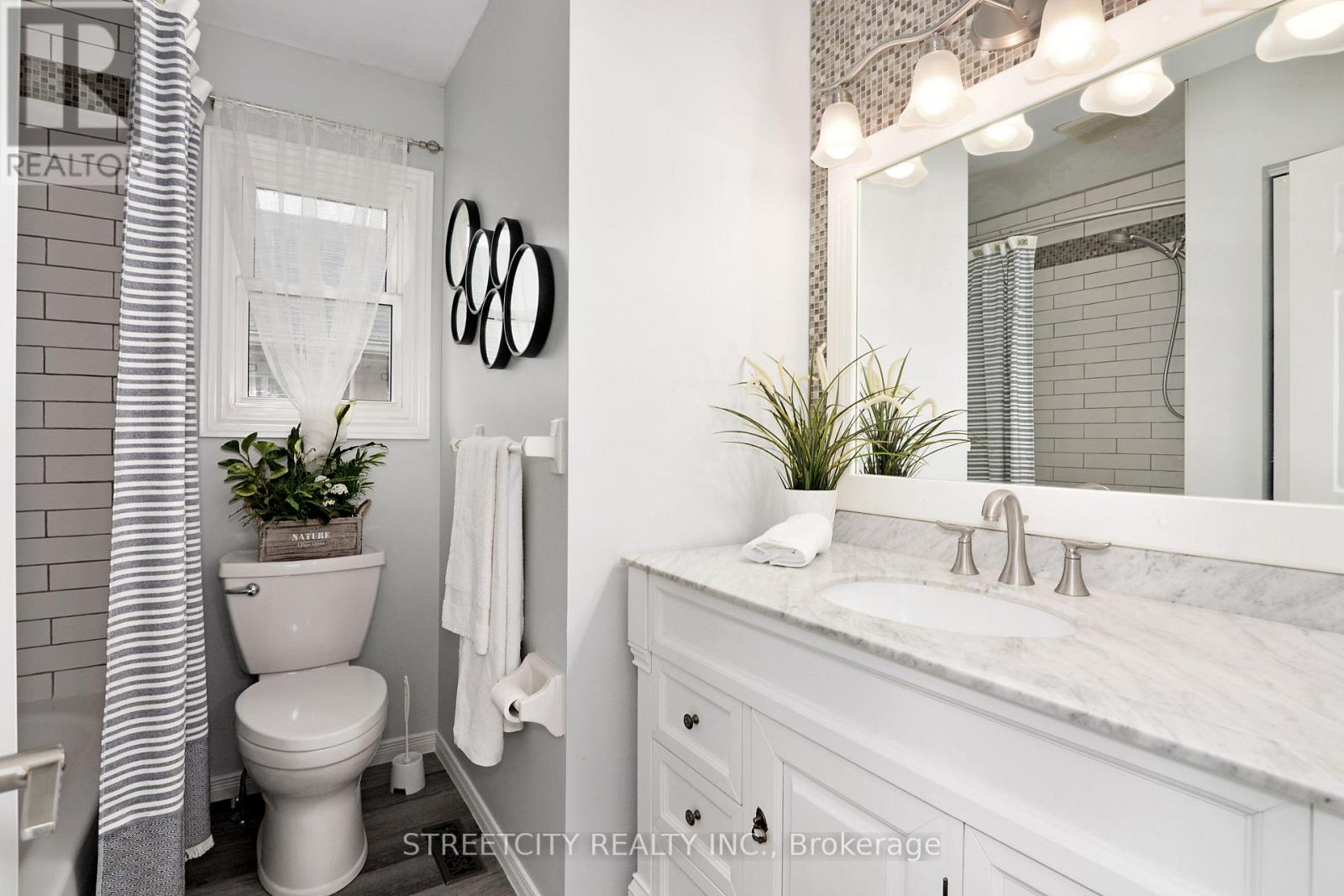 22 Erica Crescent S, London South, Ontario  N6E 3P4 - Photo 21 - X12320722