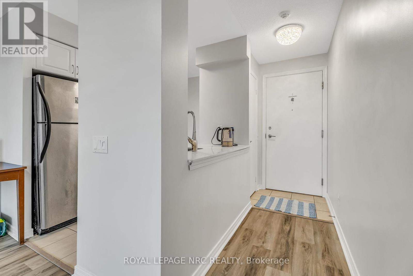933 - 60 Heintzman Street, Toronto, Ontario  M6P 5A1 - Photo 10 - W12319973