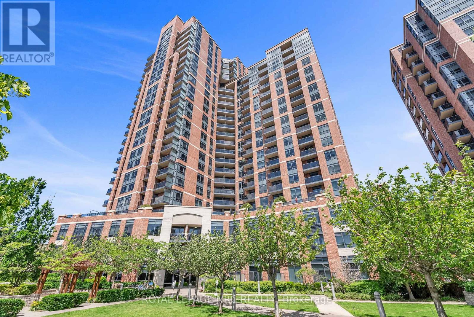 933 - 60 Heintzman Street, Toronto, Ontario  M6P 5A1 - Photo 3 - W12319973