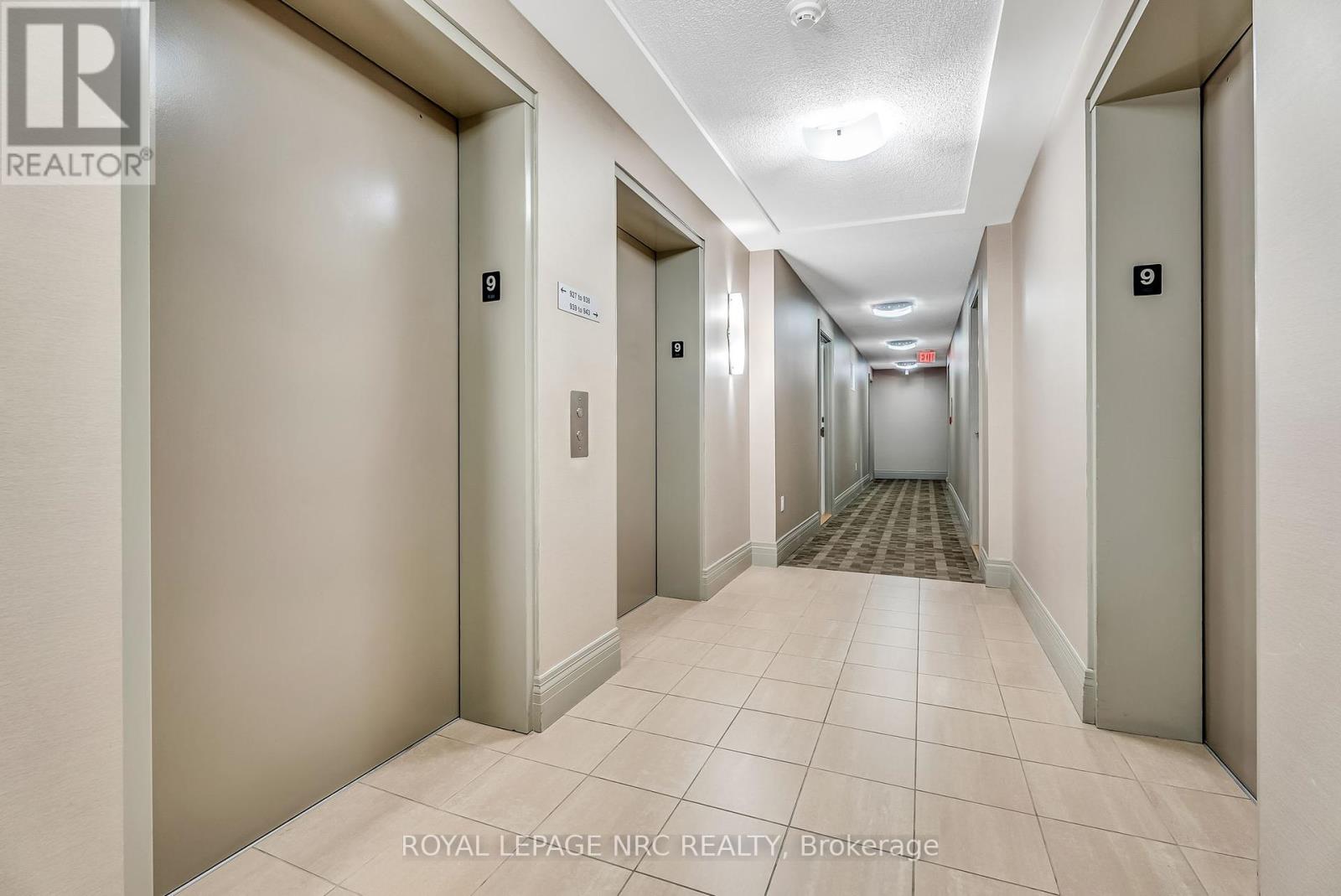 933 - 60 Heintzman Street, Toronto, Ontario  M6P 5A1 - Photo 7 - W12319973