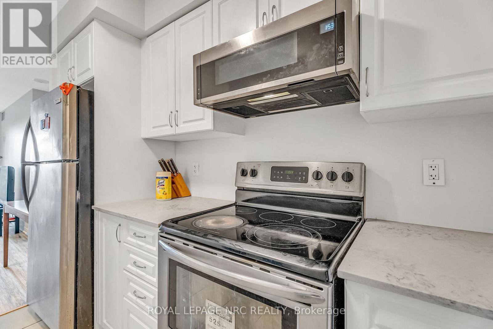 933 - 60 Heintzman Street, Toronto, Ontario  M6P 5A1 - Photo 14 - W12319973