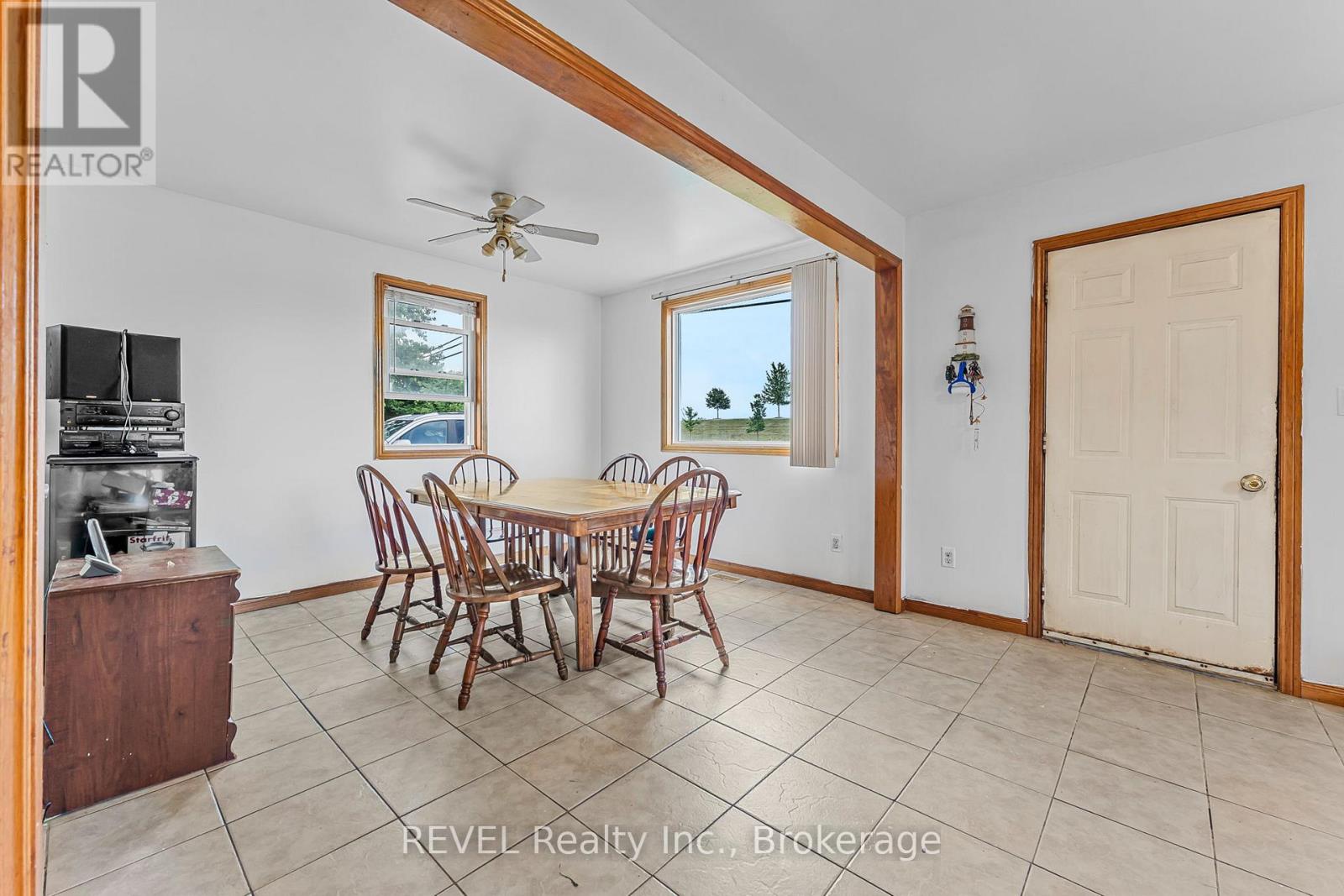 Property at 1032 ELM STREET image 5