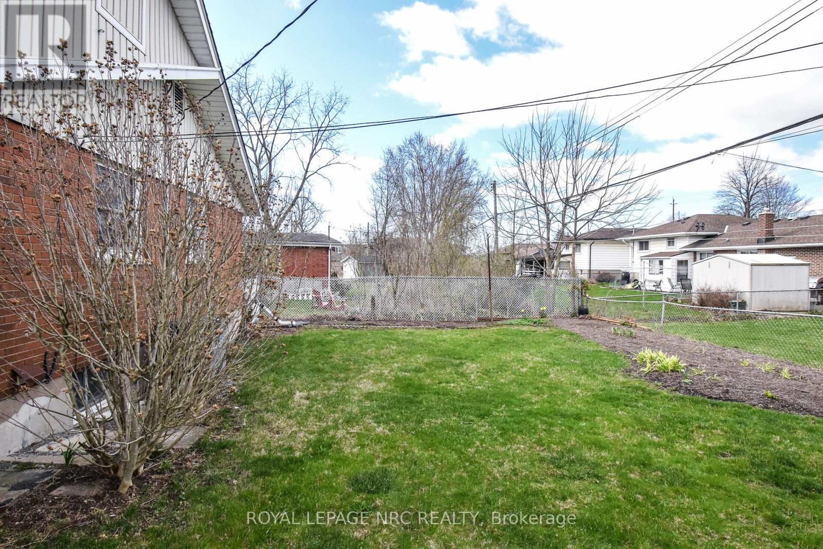 13 Westmount Crescent, Welland, Ontario  L3C 2S5 - Photo 6 - X12320765