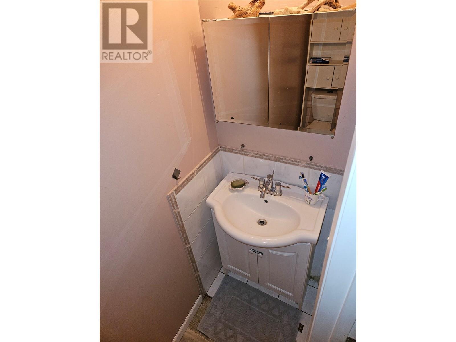929 Dogwood Street, Creston, British Columbia  V0B 1G3 - Photo 32 - 10354116