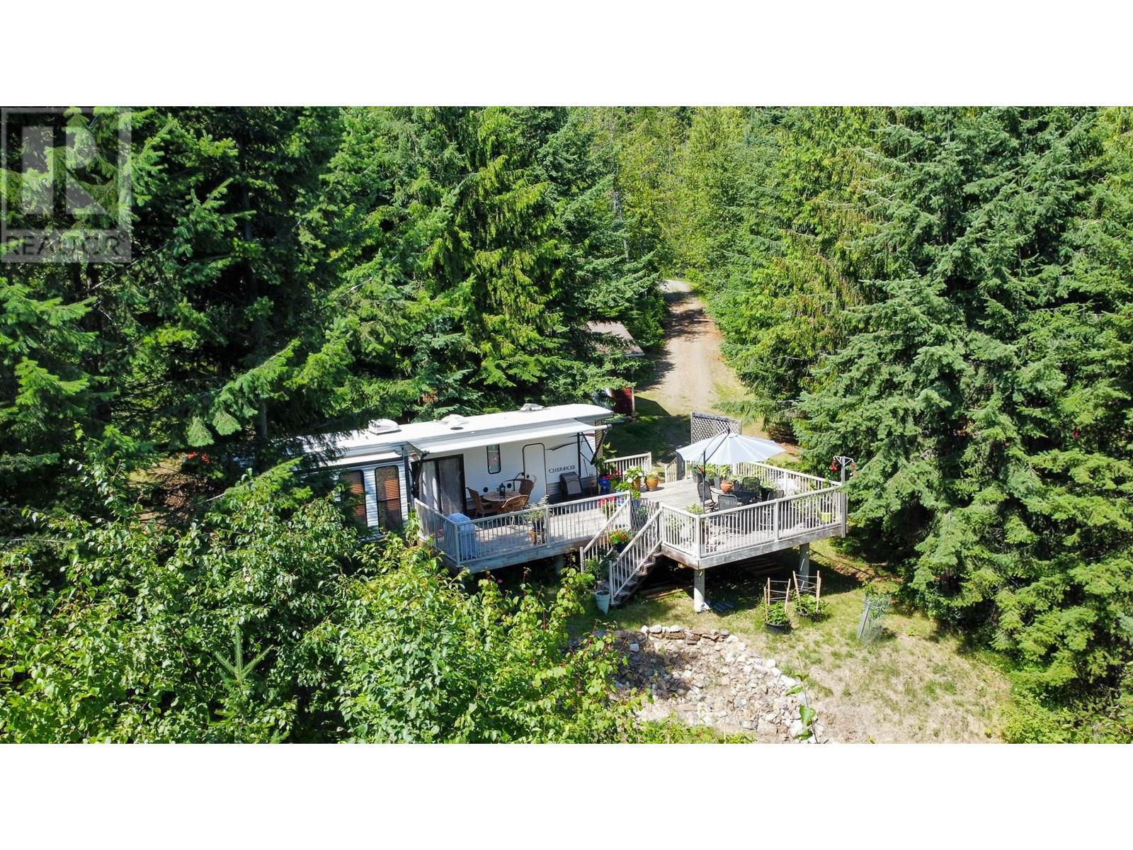 6240 LAKE Street, kaslo, British Columbia