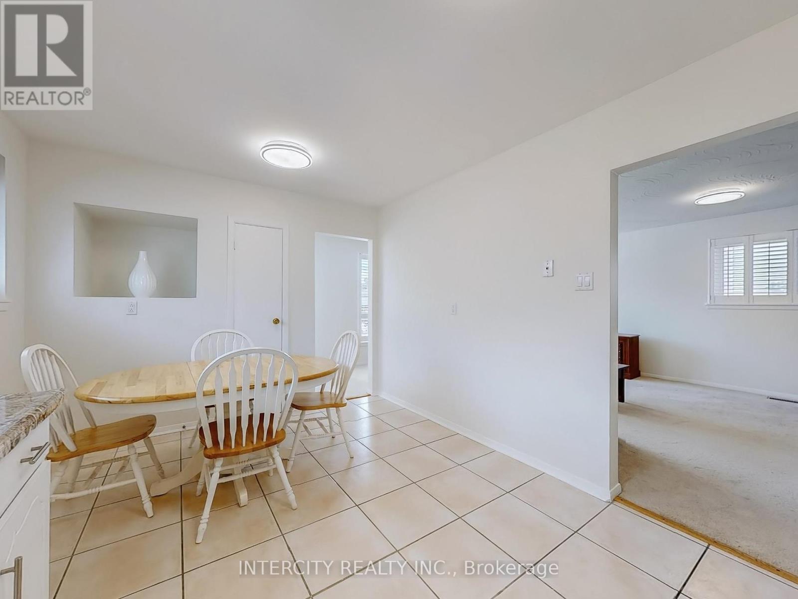 26 Donnalyn Drive, Toronto, Ontario  M2R 2R8 - Photo 16 - C12320667