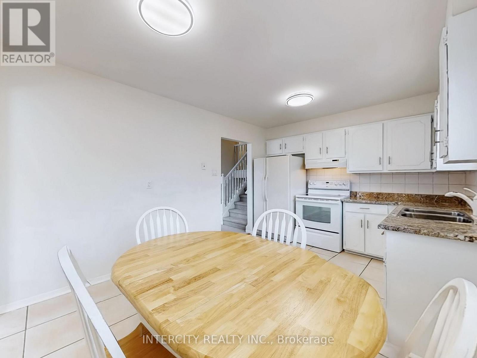 26 Donnalyn Drive, Toronto, Ontario  M2R 2R8 - Photo 19 - C12320667