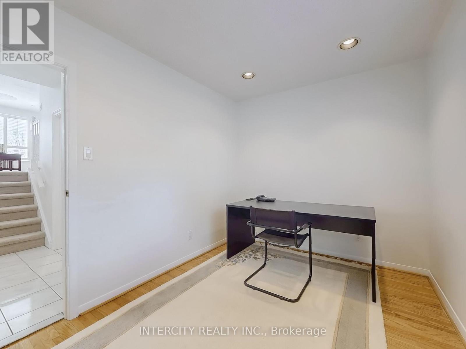 26 Donnalyn Drive, Toronto, Ontario  M2R 2R8 - Photo 34 - C12320667
