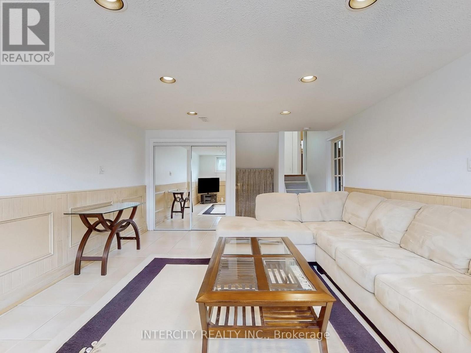 26 Donnalyn Drive, Toronto, Ontario  M2R 2R8 - Photo 44 - C12320667