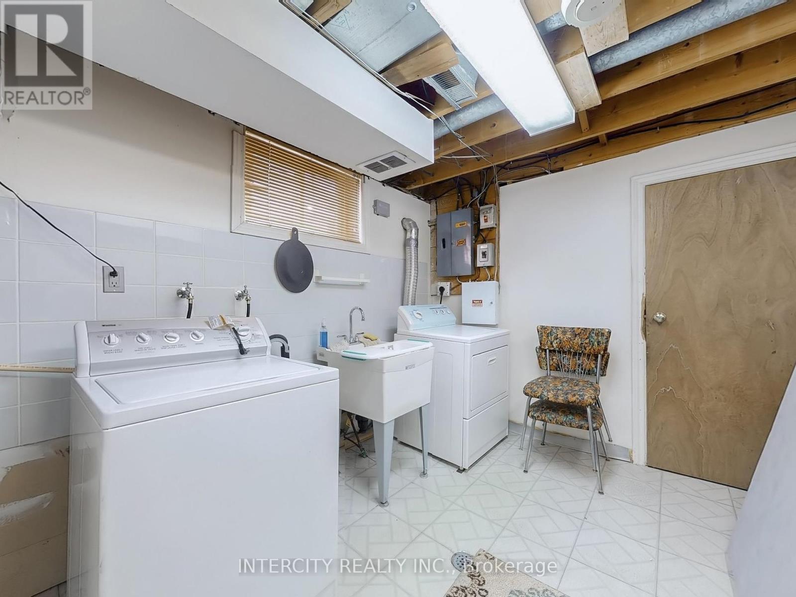 26 Donnalyn Drive, Toronto, Ontario  M2R 2R8 - Photo 46 - C12320667