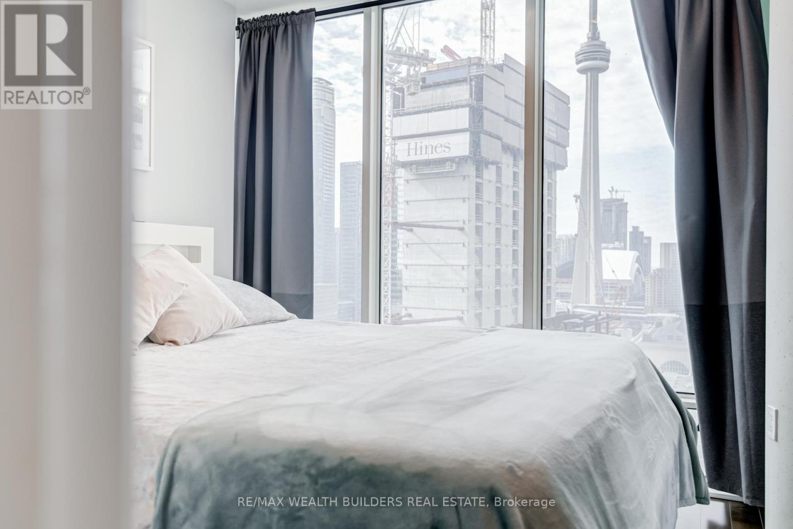 2105 - 8 The Esplanade, Toronto, Ontario M5E 0A6 - Photo 13 - C12320731