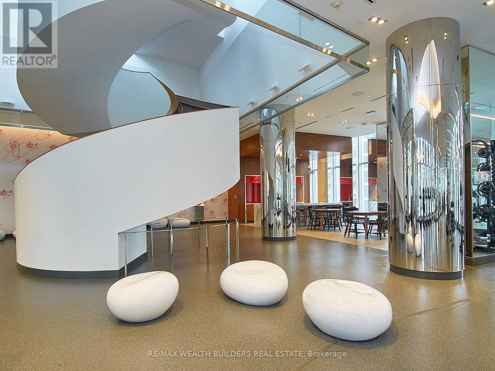 2105 - 8 The Esplanade, Toronto, Ontario M5E 0A6 - Photo 23 - C12320731