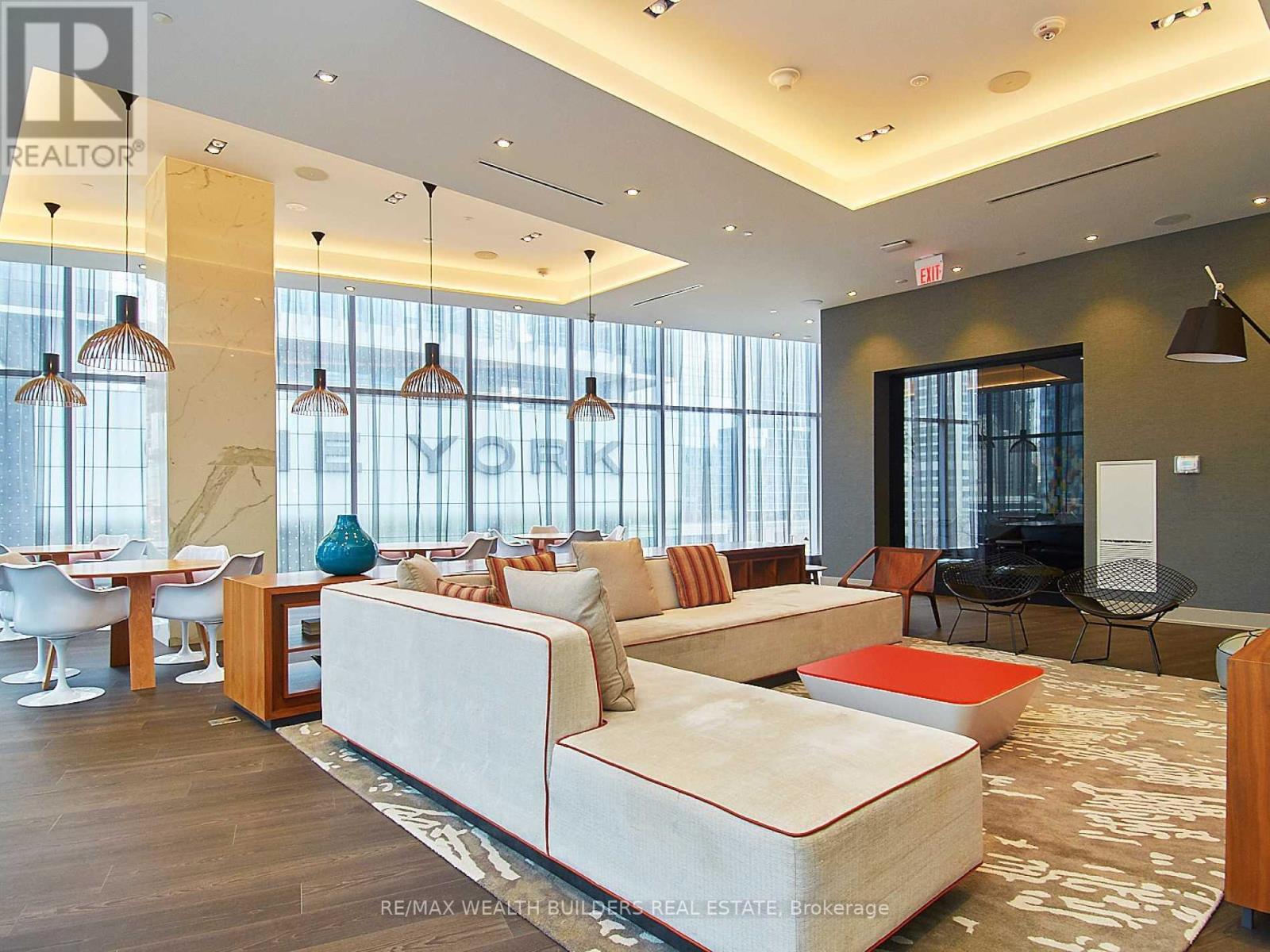 2105 - 8 The Esplanade, Toronto, Ontario M5E 0A6 - Photo 25 - C12320731