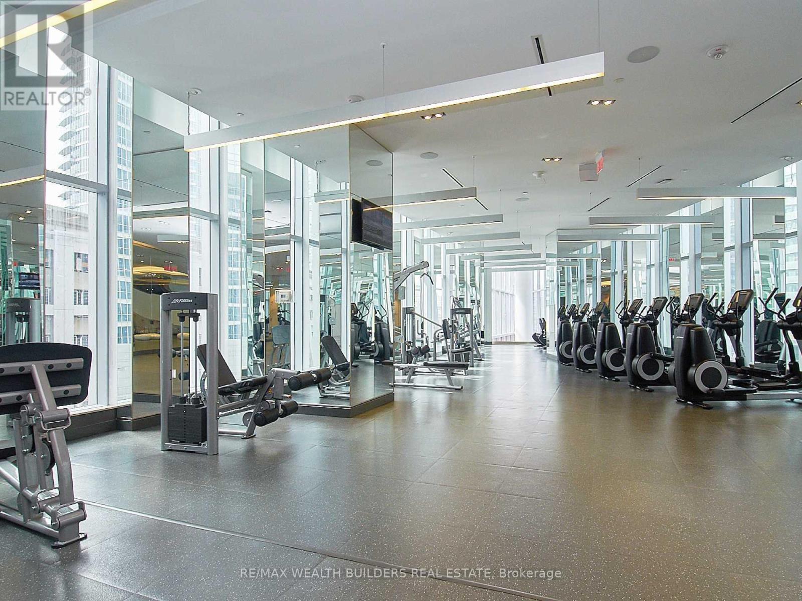 2105 - 8 The Esplanade, Toronto, Ontario M5E 0A6 - Photo 26 - C12320731
