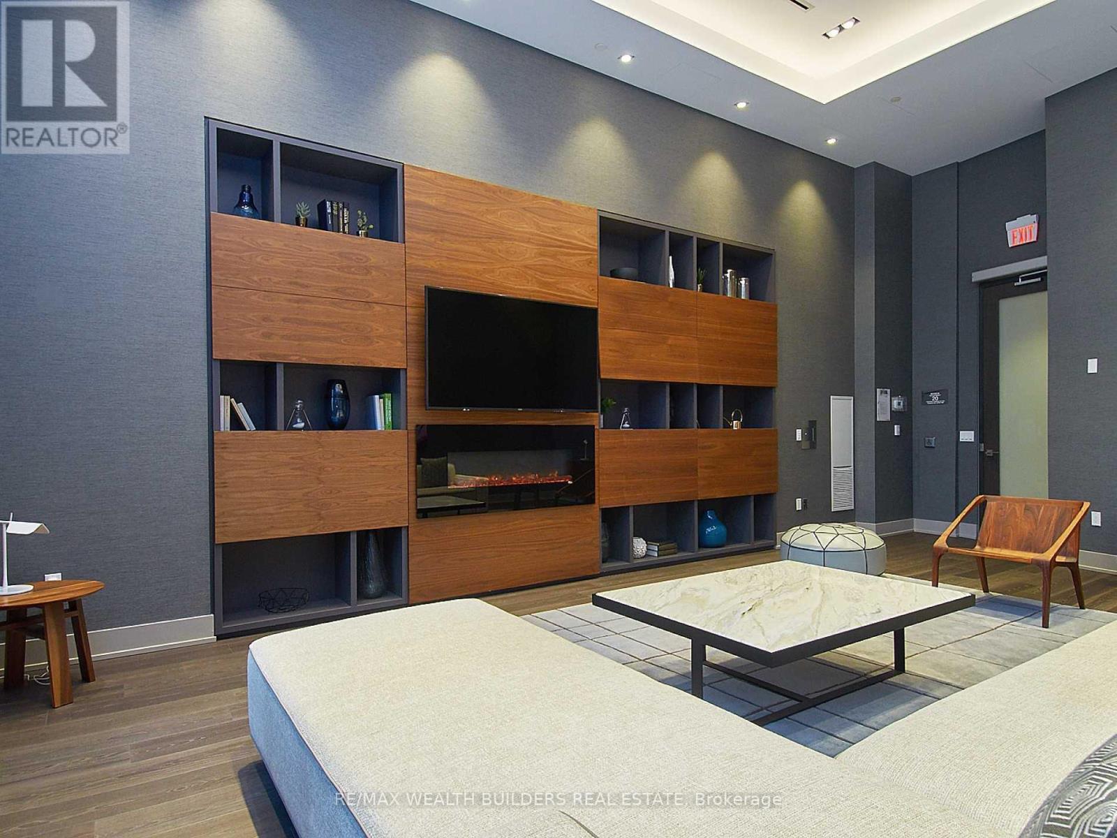 2105 - 8 The Esplanade, Toronto, Ontario M5E 0A6 - Photo 29 - C12320731