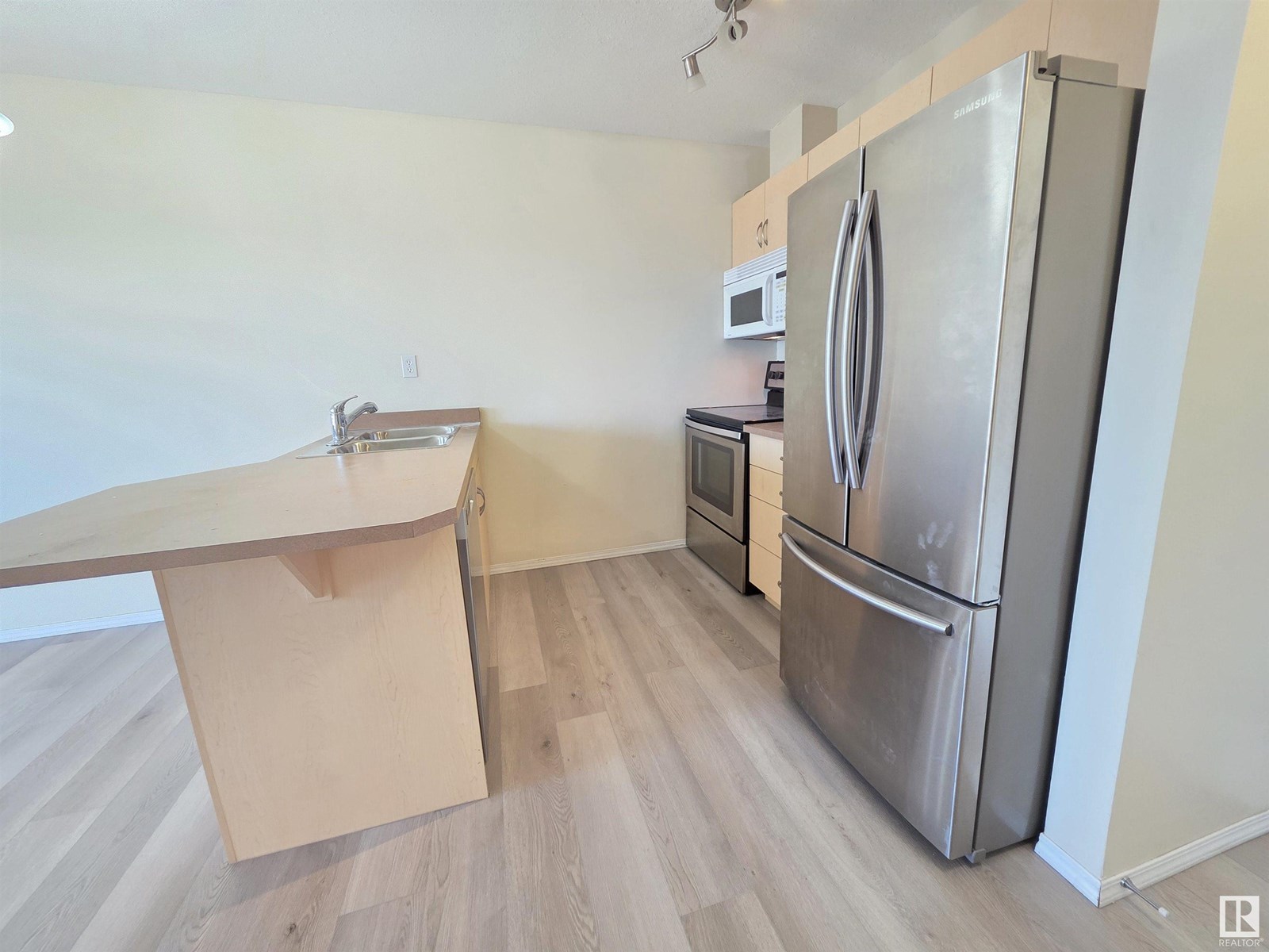 #403 4310 33 St, Stony Plain, Alberta  T7Z 0A8 - Photo 4 - E4450852