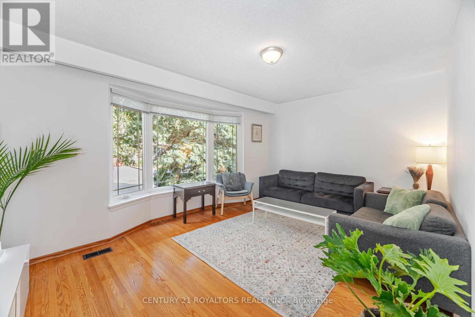 32 Farmington Drive, Brampton, Ontario  L6W 2V2 - Photo 10 - W12320666
