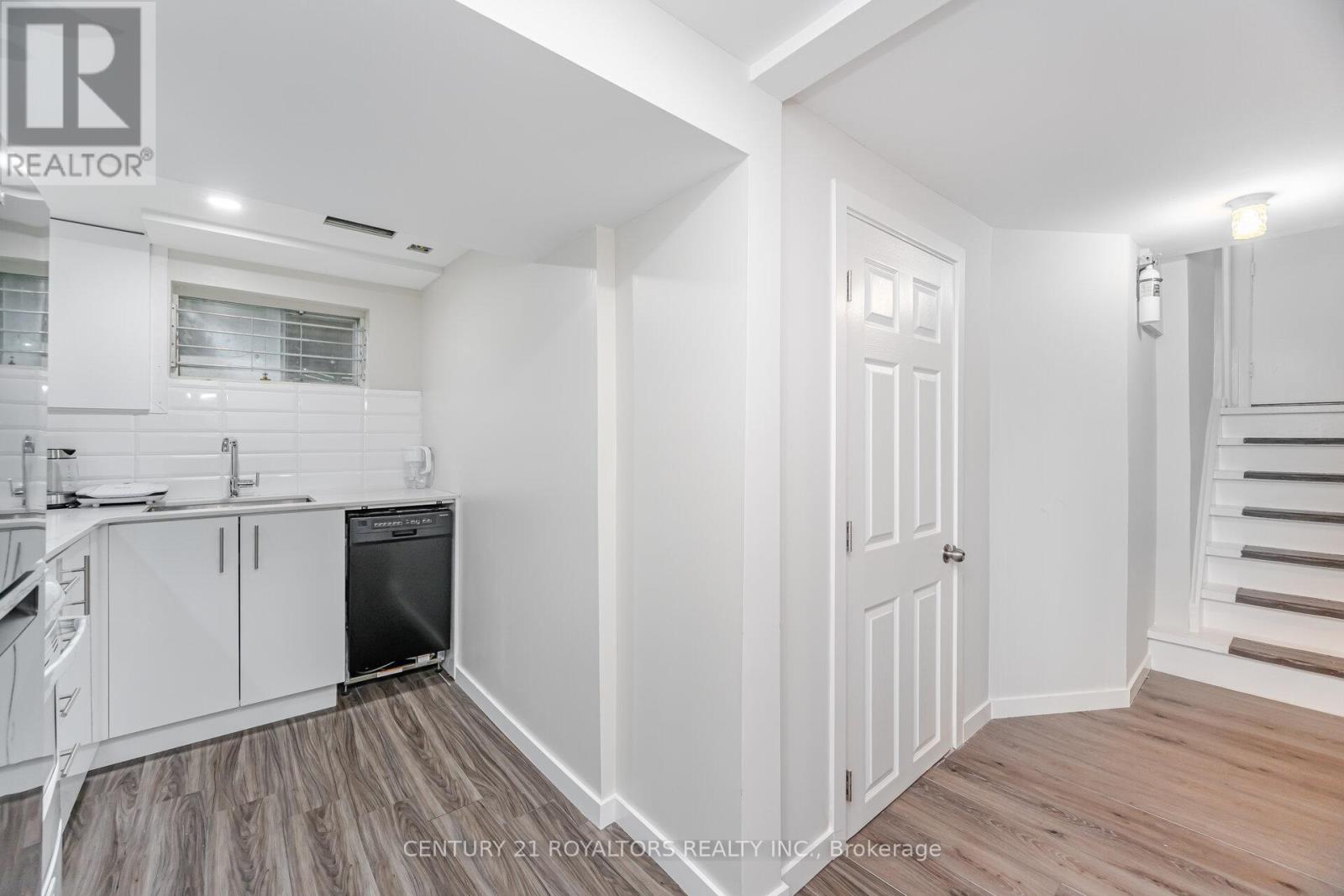32 Farmington Drive, Brampton, Ontario  L6W 2V2 - Photo 38 - W12320666