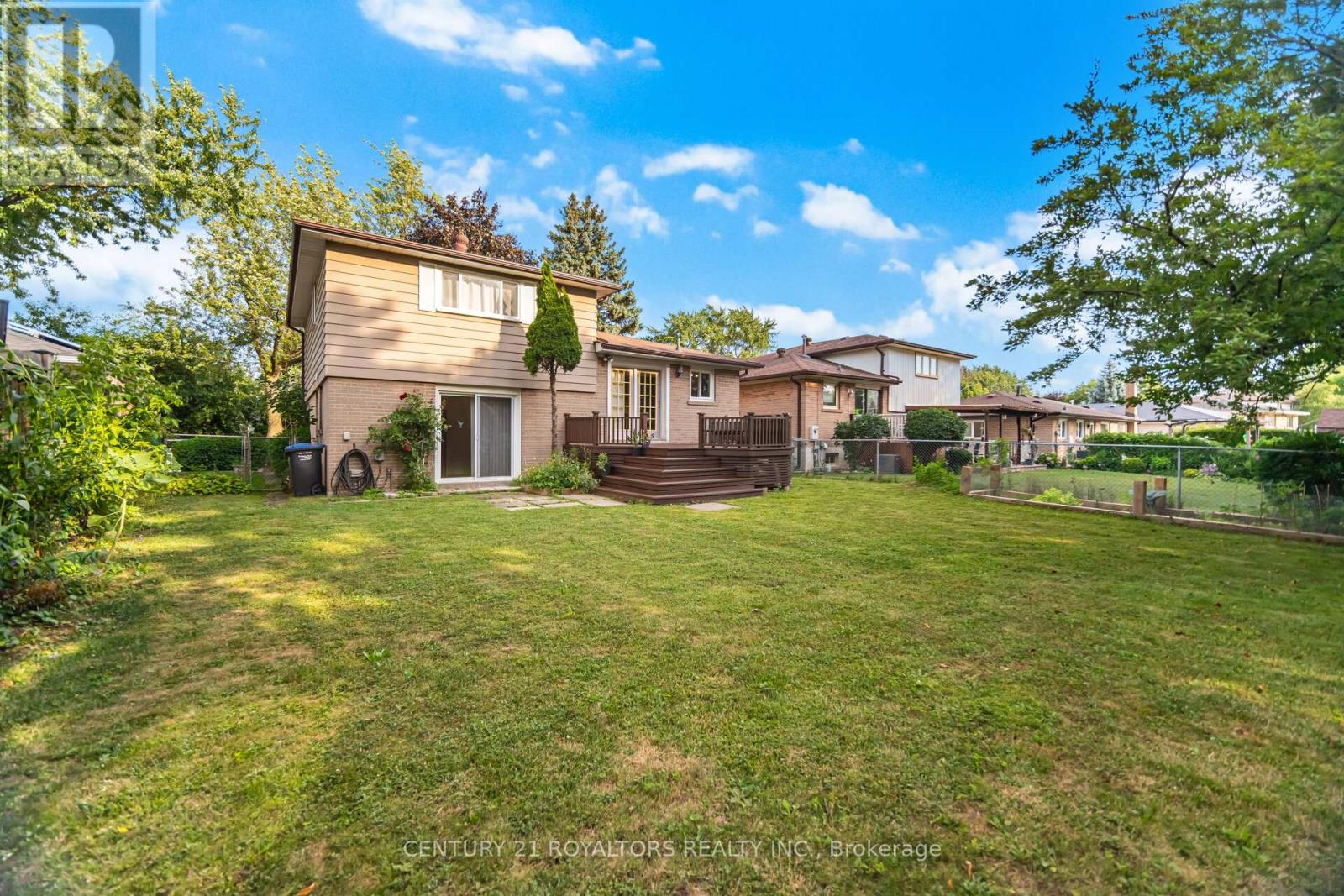 32 Farmington Drive, Brampton, Ontario  L6W 2V2 - Photo 44 - W12320666