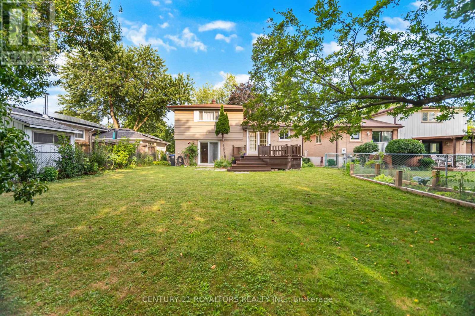 32 Farmington Drive, Brampton, Ontario  L6W 2V2 - Photo 45 - W12320666