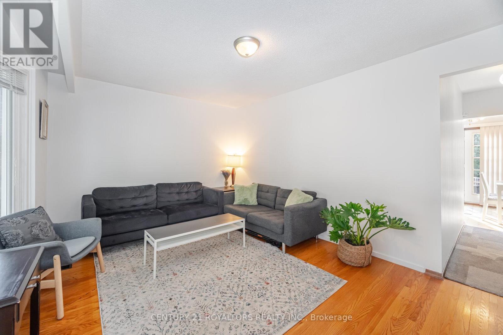 32 Farmington Drive, Brampton, Ontario  L6W 2V2 - Photo 9 - W12320666