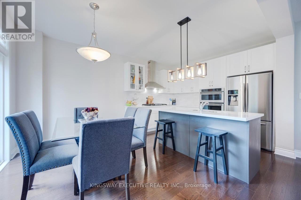 33 Ash Hill Avenue, Caledon, Ontario  L7C 4E8 - Photo 11 - W12320736