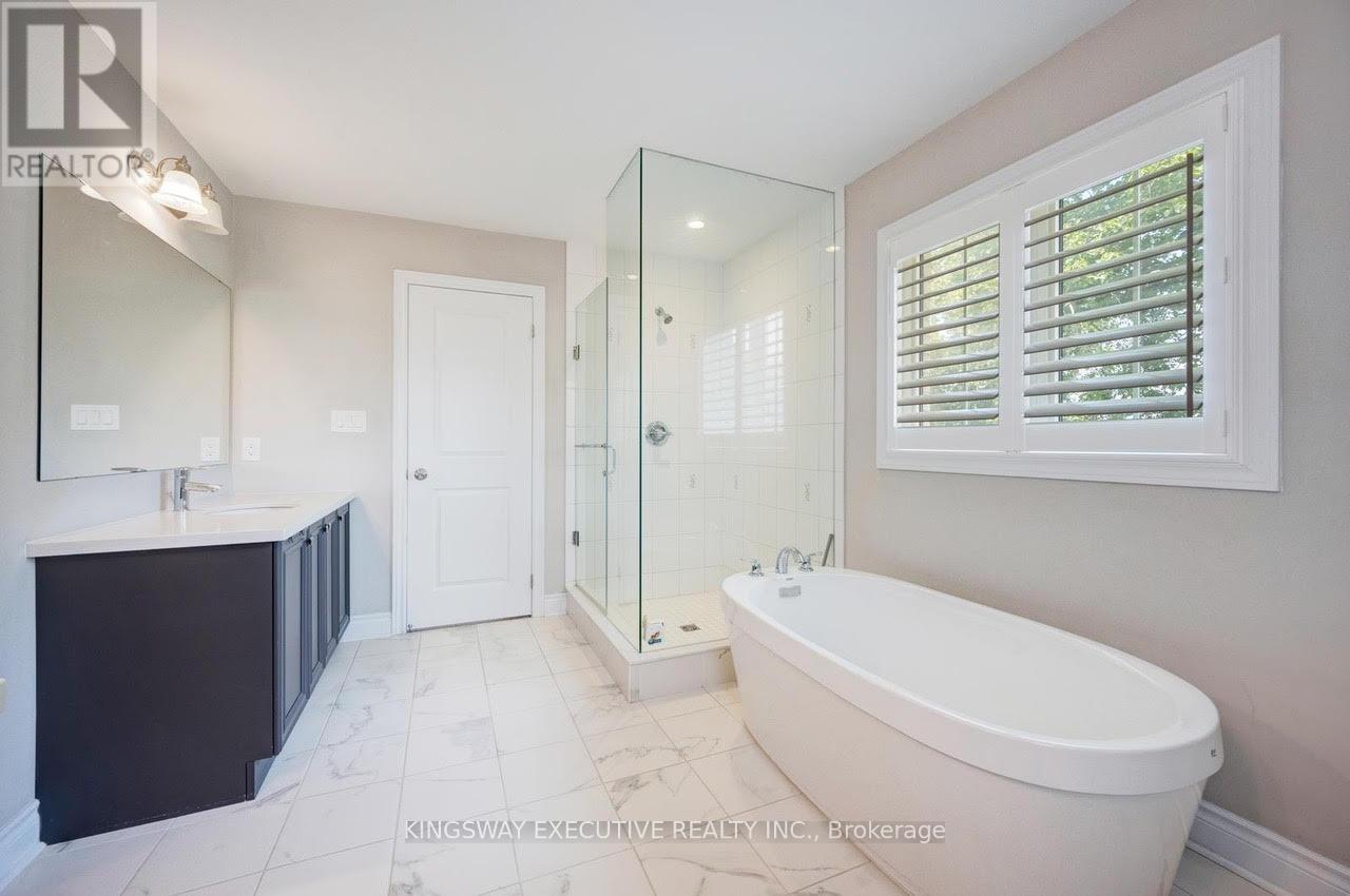 33 Ash Hill Avenue, Caledon, Ontario  L7C 4E8 - Photo 18 - W12320736