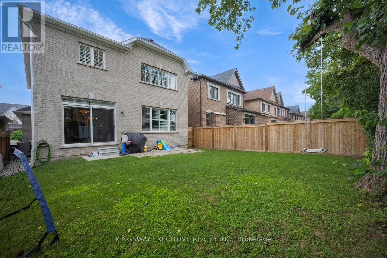 33 Ash Hill Avenue, Caledon, Ontario  L7C 4E8 - Photo 27 - W12320736
