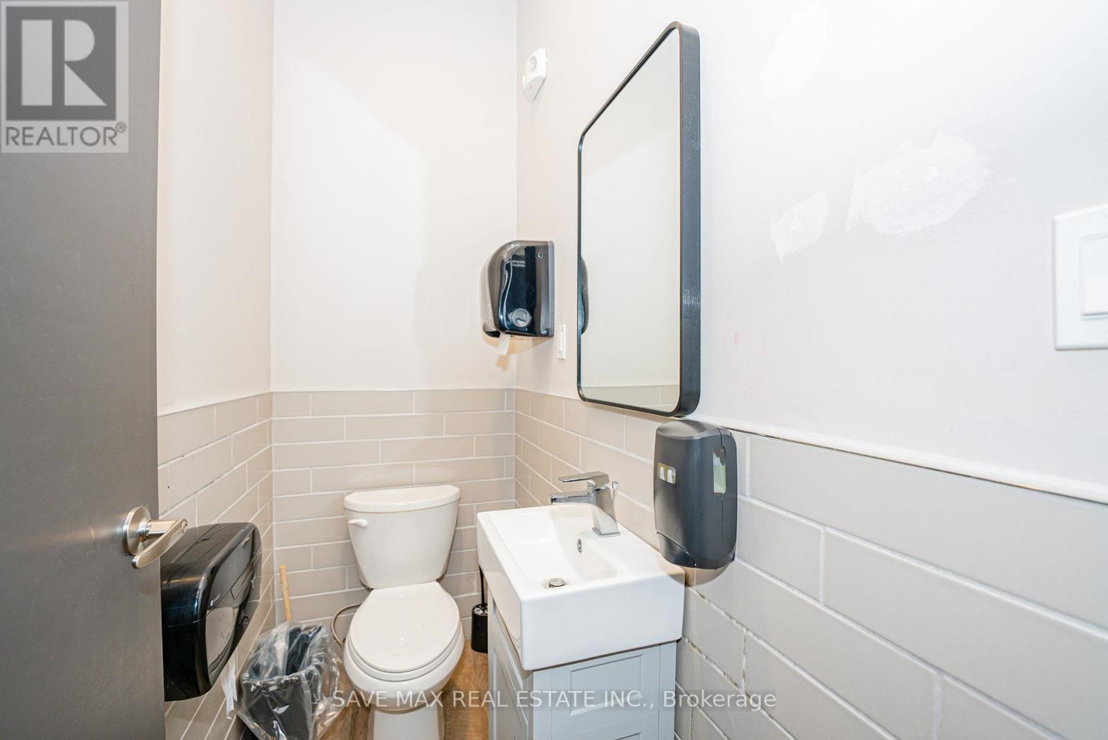 73 King Street W, Kitchener, Ontario  N2G 1X2 - Photo 31 - X12320738