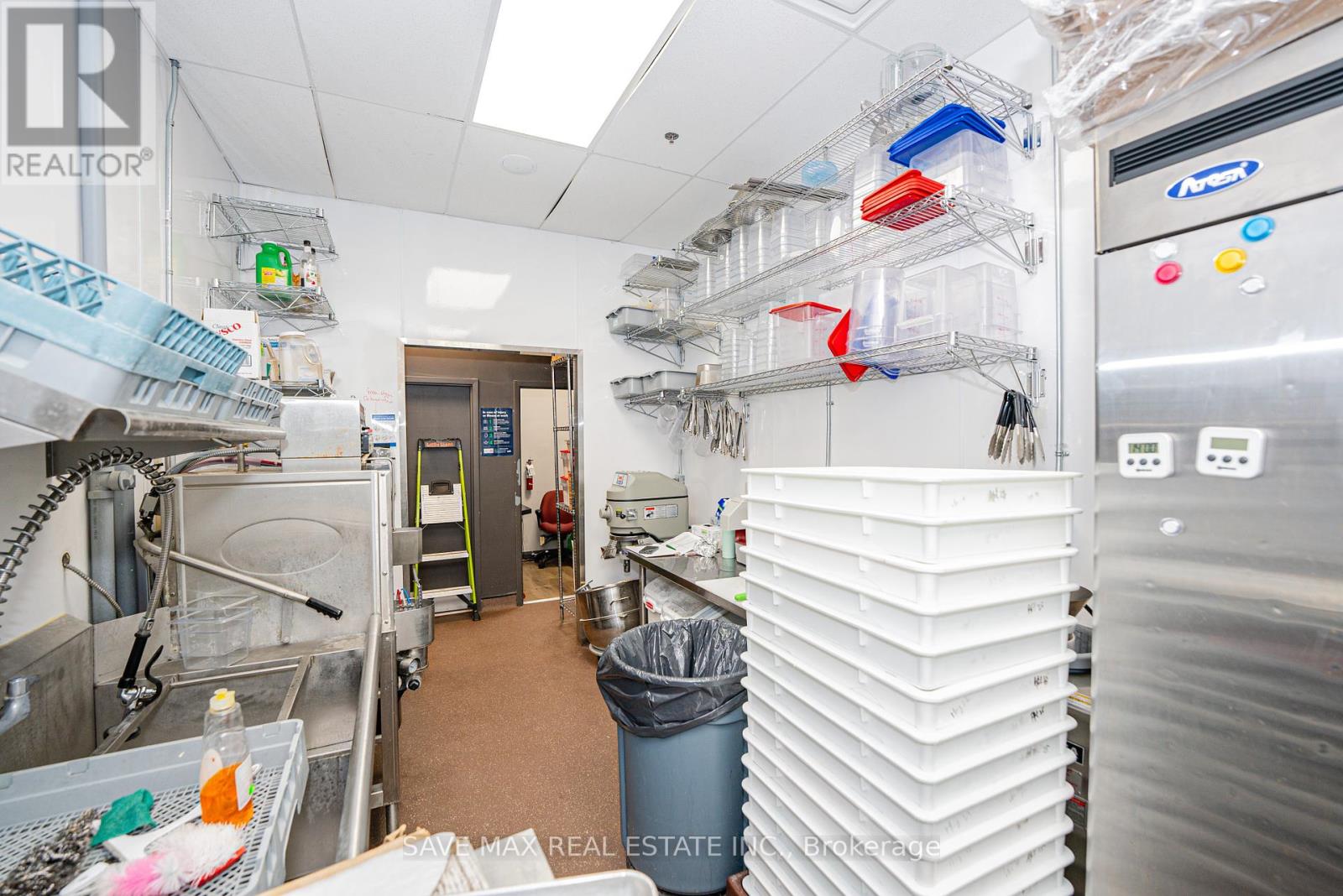 73 King Street W, Kitchener, Ontario  N2G 1X2 - Photo 8 - X12320738