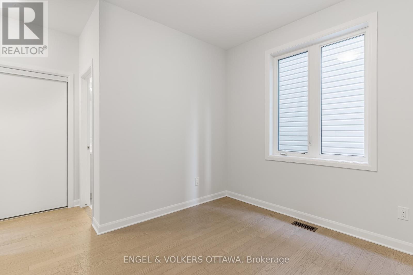 325 Elsie Macgill Walk, Ottawa, Ontario  K2W 0K7 - Photo 24 - X12320809
