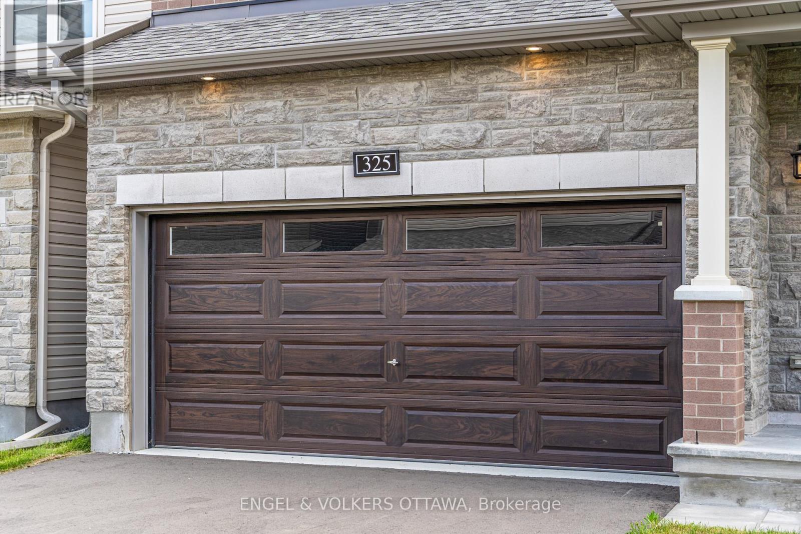 Property at 325 ELSIE MACGILL WALK image 4