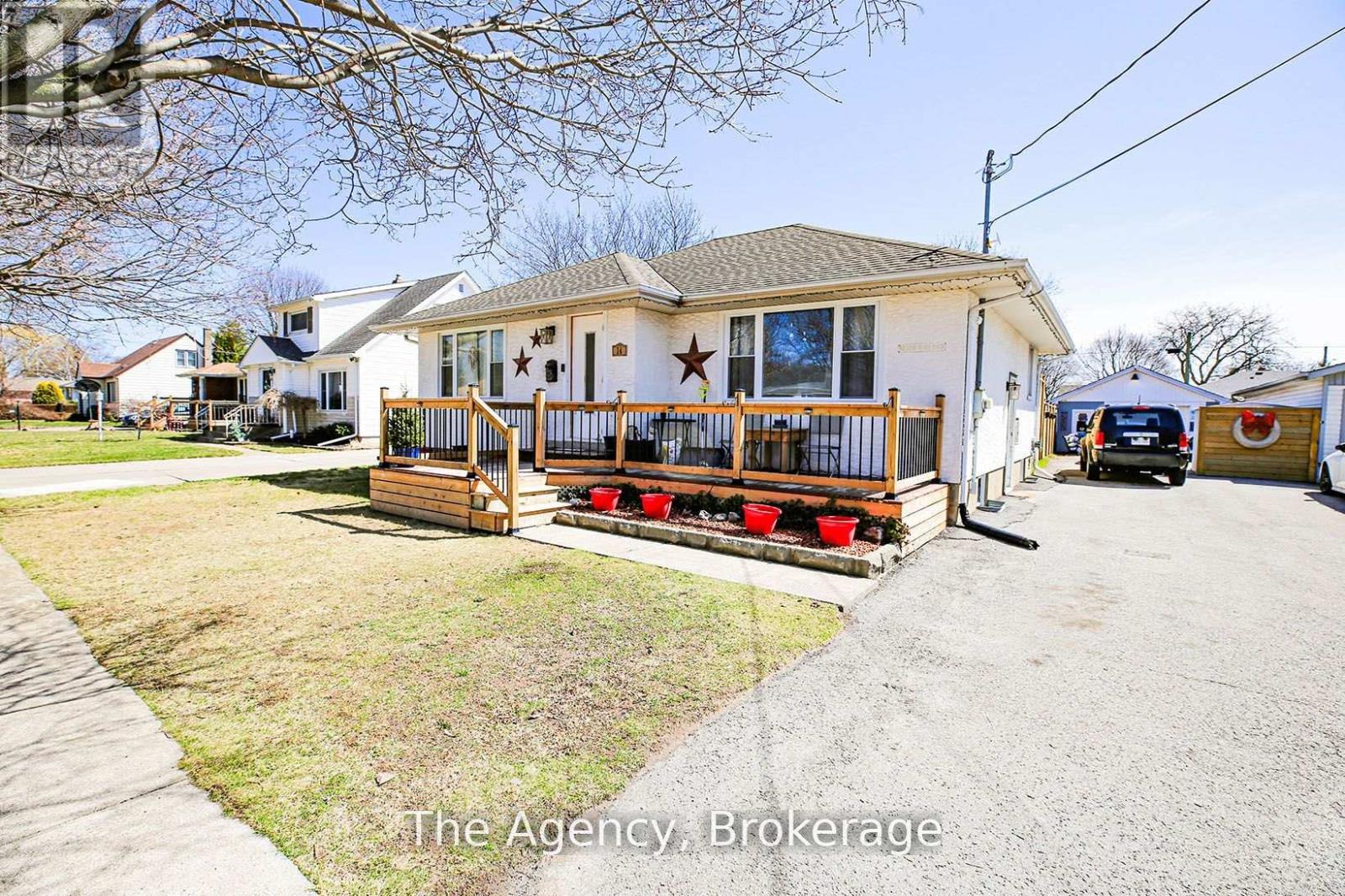 14 Heywood Avenue, St. Catharines, Ontario  L2M 2M8 - Photo 4 - X12320777