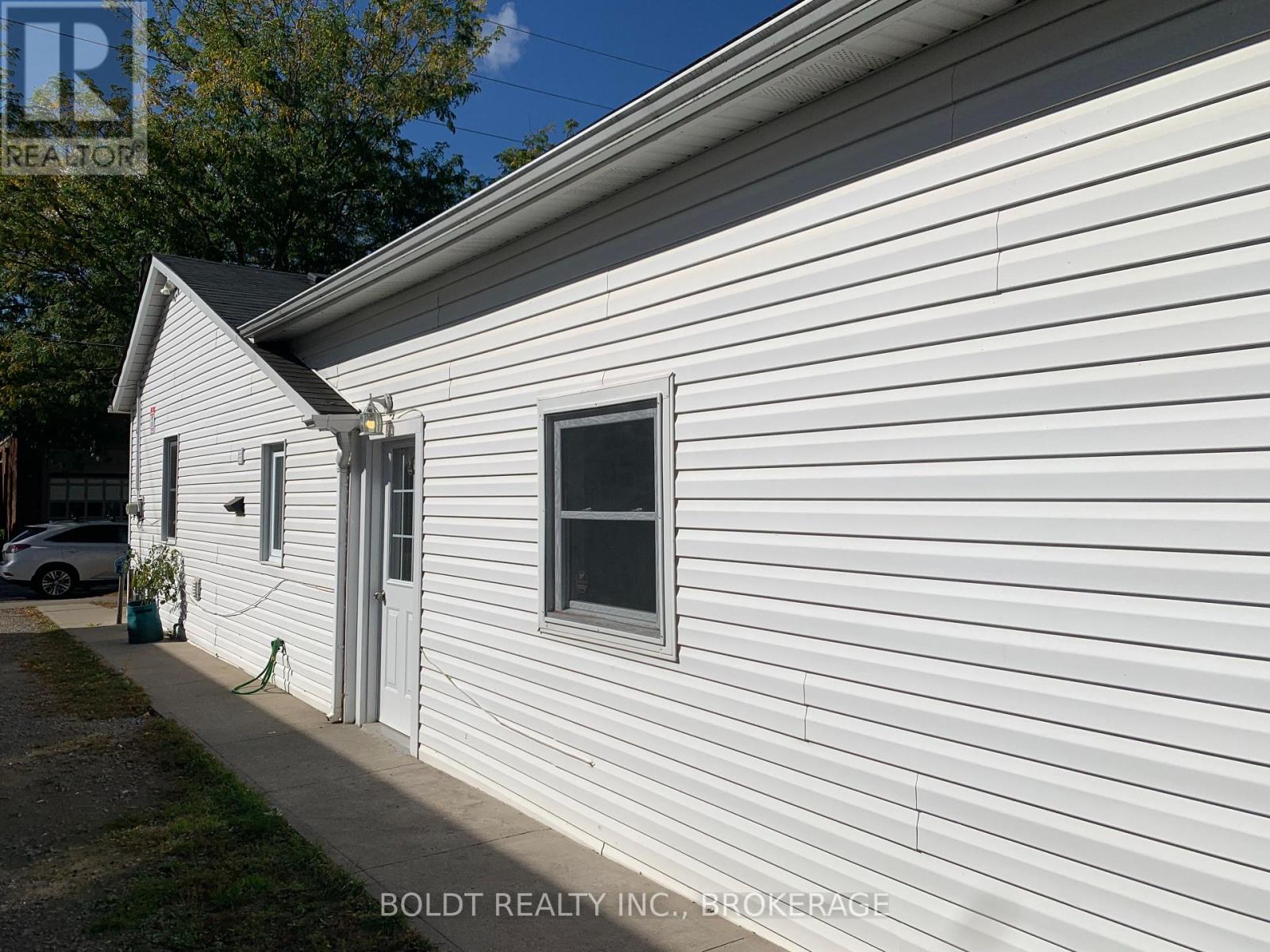 114 Lake Street, St. Catharines, Ontario  L2R 5X8 - Photo 20 - X12320804