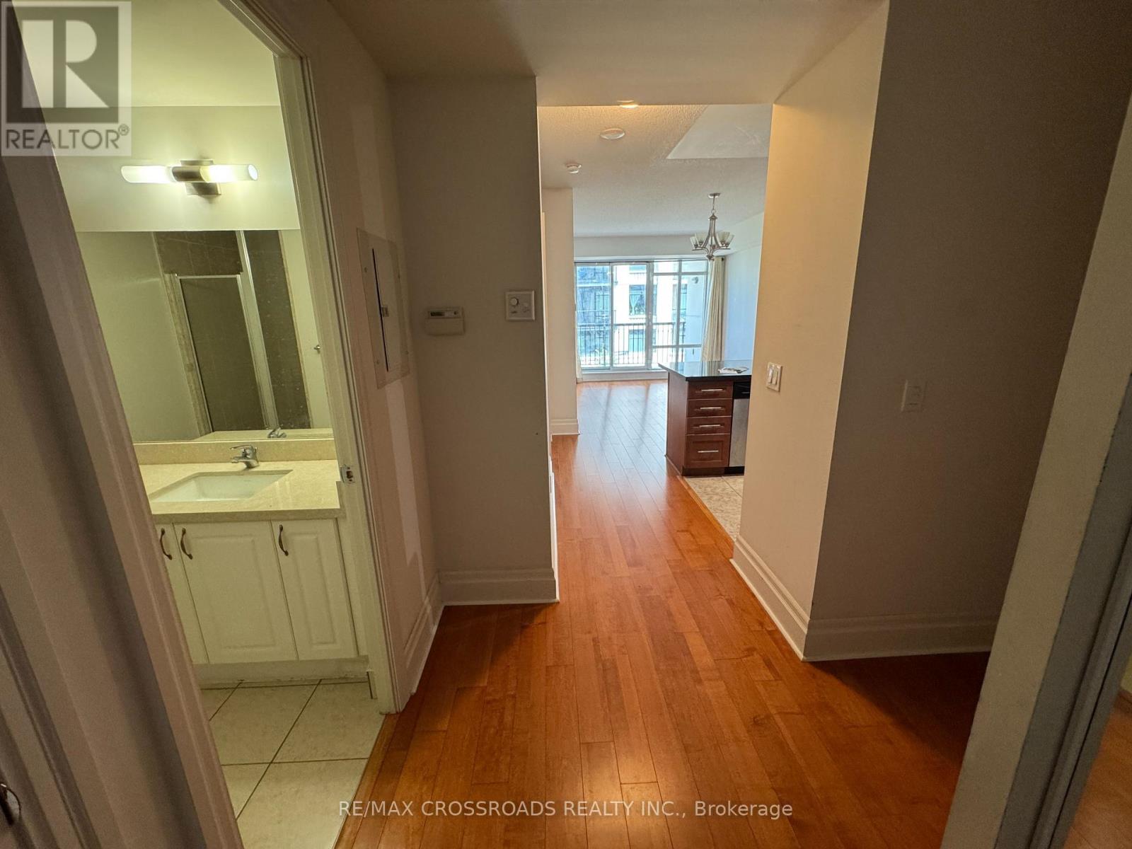 313 - 131 Upper Duke Crescent, Markham, Ontario  L6G 0C9 - Photo 7 - N12320188