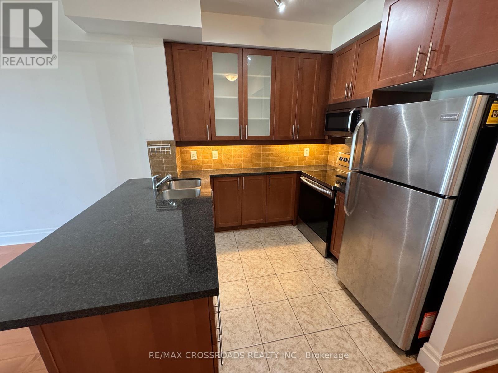 313 - 131 Upper Duke Crescent, Markham, Ontario  L6G 0C9 - Photo 18 - N12320188