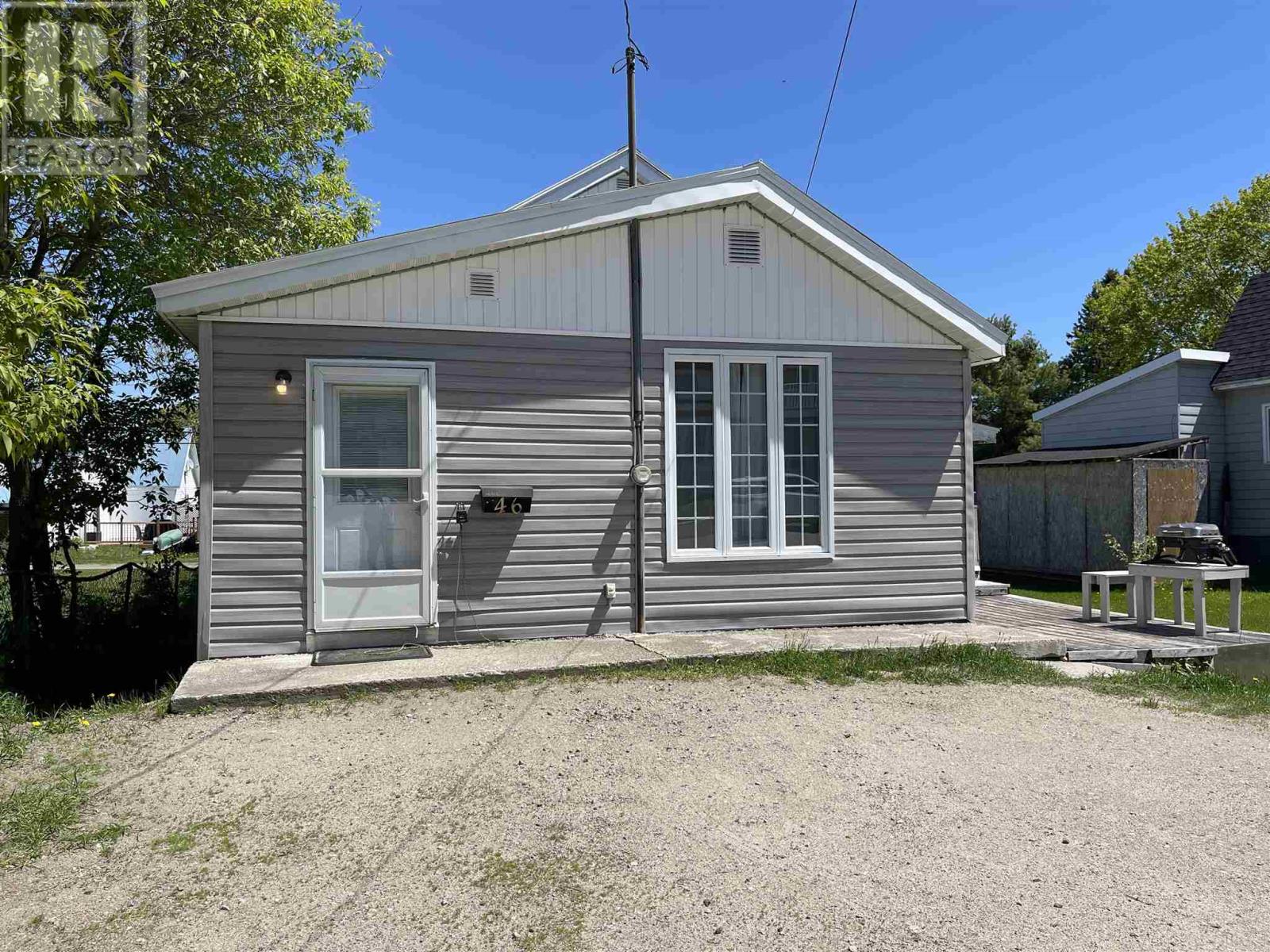 46 Queen St, Chapleau, Ontario  P0M 1K0 - Photo 13 - SM250668