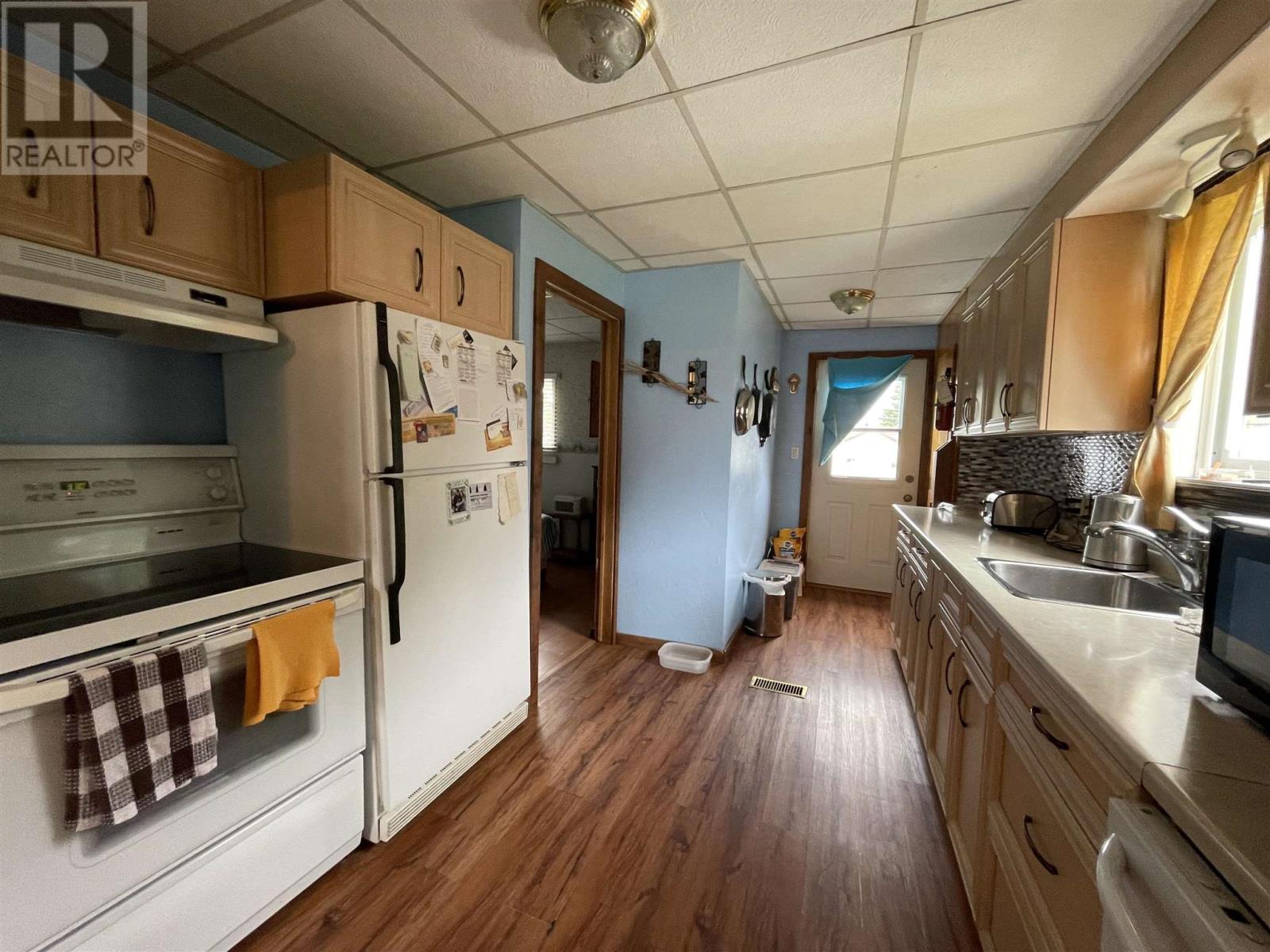 46 Queen St, Chapleau, Ontario  P0M 1K0 - Photo 4 - SM250668