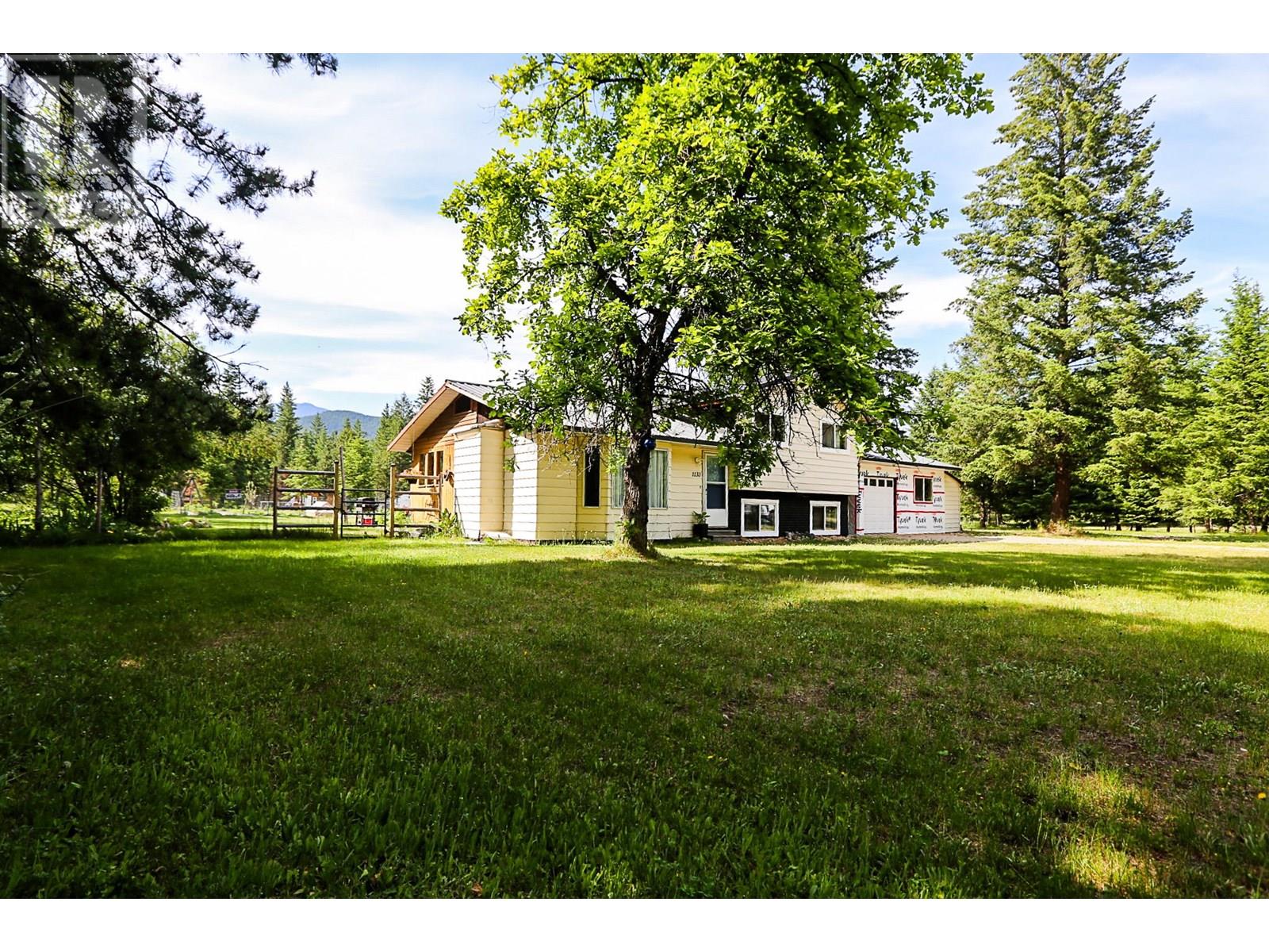 1133 Caroline Road, Clearwater, British Columbia  V0E 1N0 - Photo 3 - 10351836