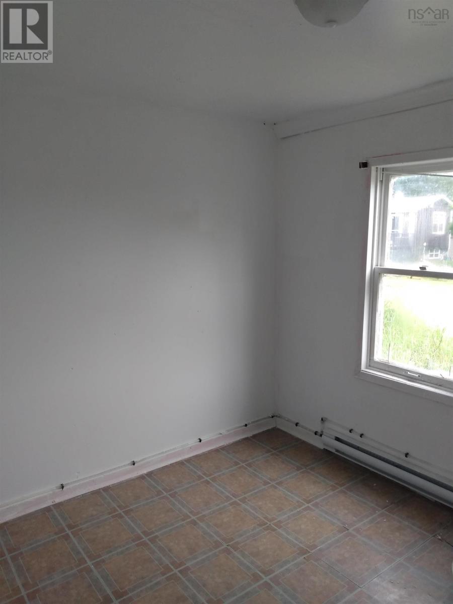 285 Curran Street, New Waterford, Nova Scotia  B1H 2Z9 - Photo 5 - 202518733