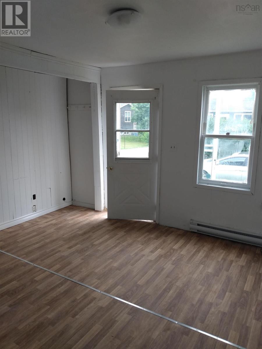 285 Curran Street, New Waterford, Nova Scotia  B1H 2Z9 - Photo 4 - 202518733