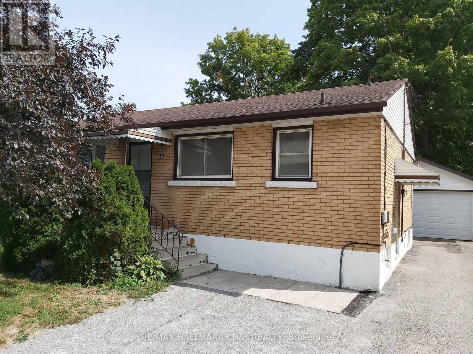 Main Floor - 17 Gunn Street, Barrie, Ontario  L4M 2H2 - Photo 1 - S12320784