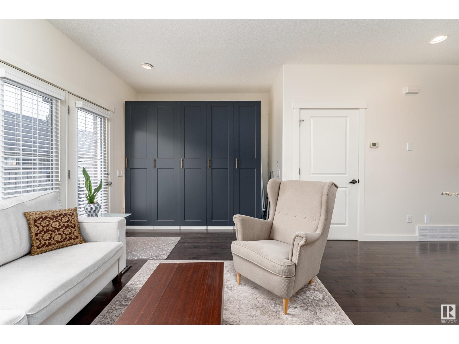 Property at 1060 GAULT BV NW image 4